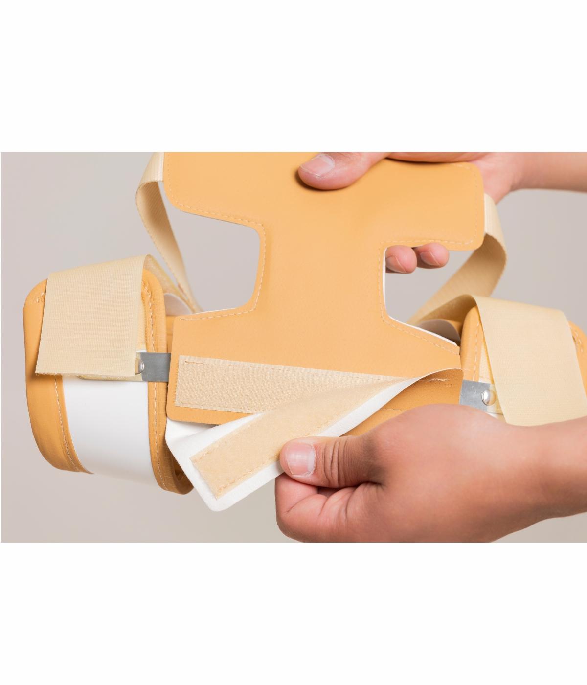 "Fixing bandage for the hip joint (freyk pillow)