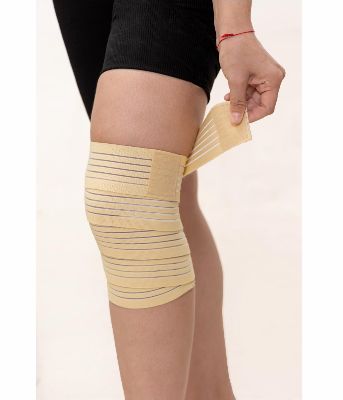 Elastic knee bandage.