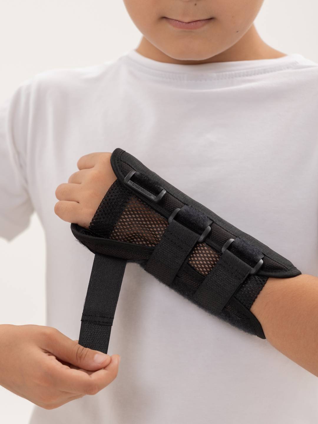Wrist joint brace (orthosis)